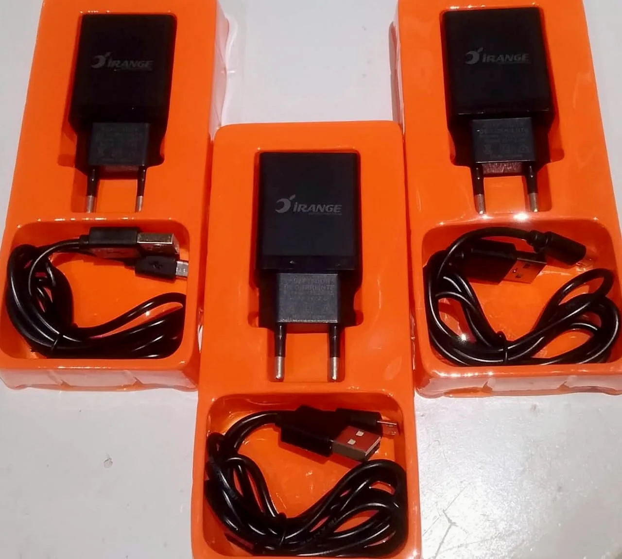 Chargeur V8